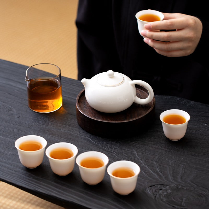 The position of Mutton fat jade porcelain tea sets in tea art culture