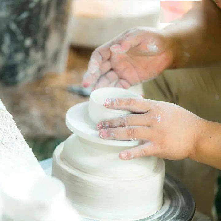How The Patterns On The Mutton Fat Jade Porcelain Tea Set Are Formed