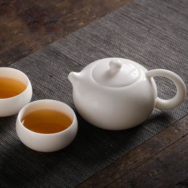 The Influence of Mutton fat jade porcelain Tea Utensils on Tea Soup